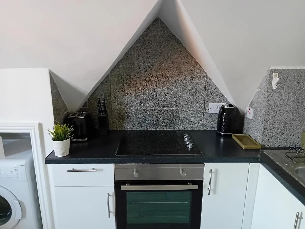 Modern Spacious Apartment Brighton