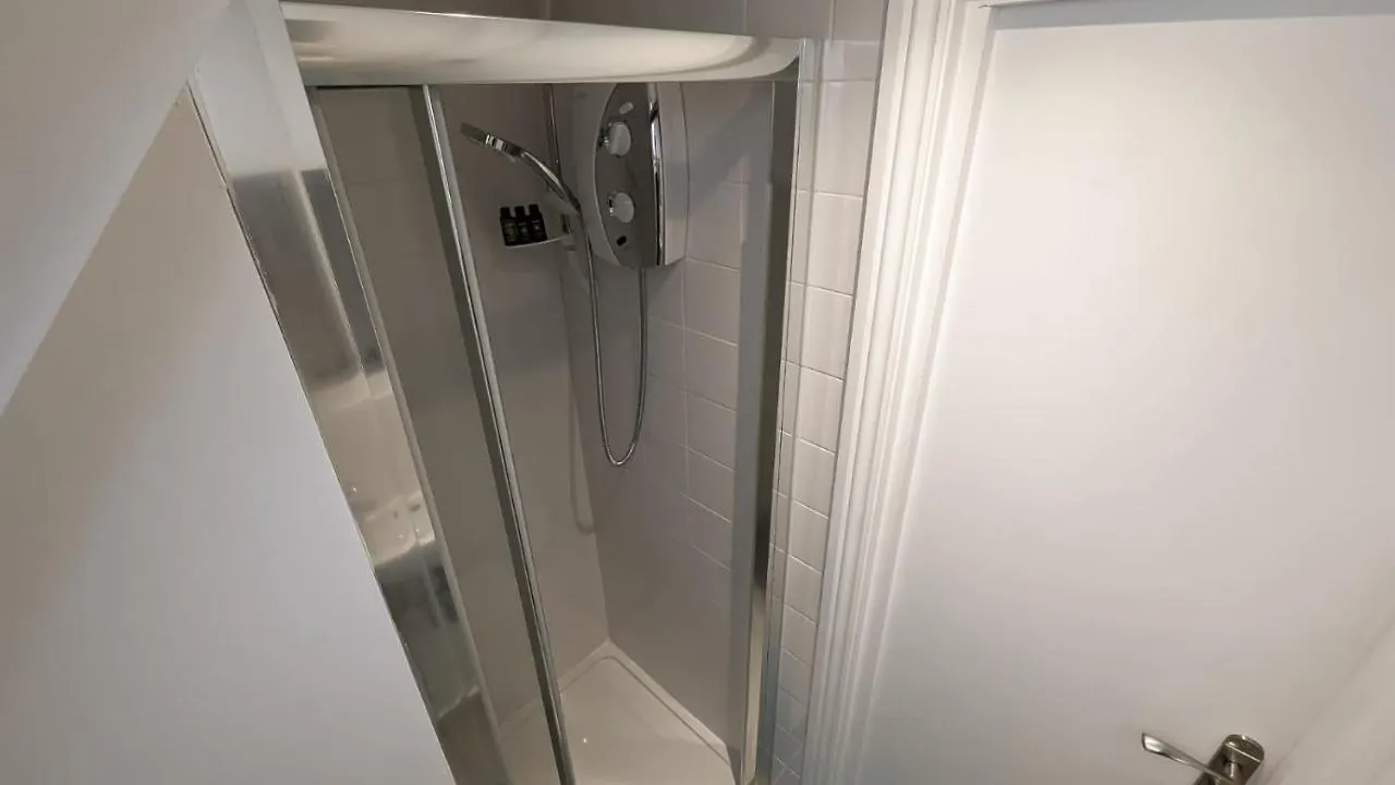 Modern Spacious Apartment Hove